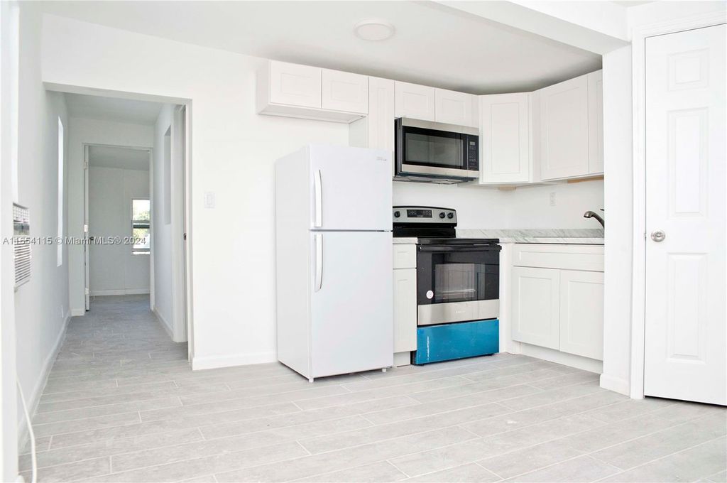 Photo of 1323 N Federal Hwy #2, Hollywood, FL 33020 (MLS # A11654115)