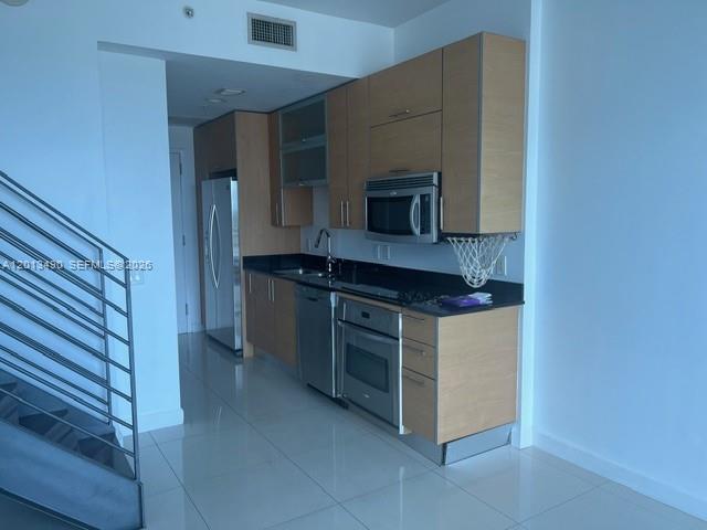 60 SW 13th St 1615