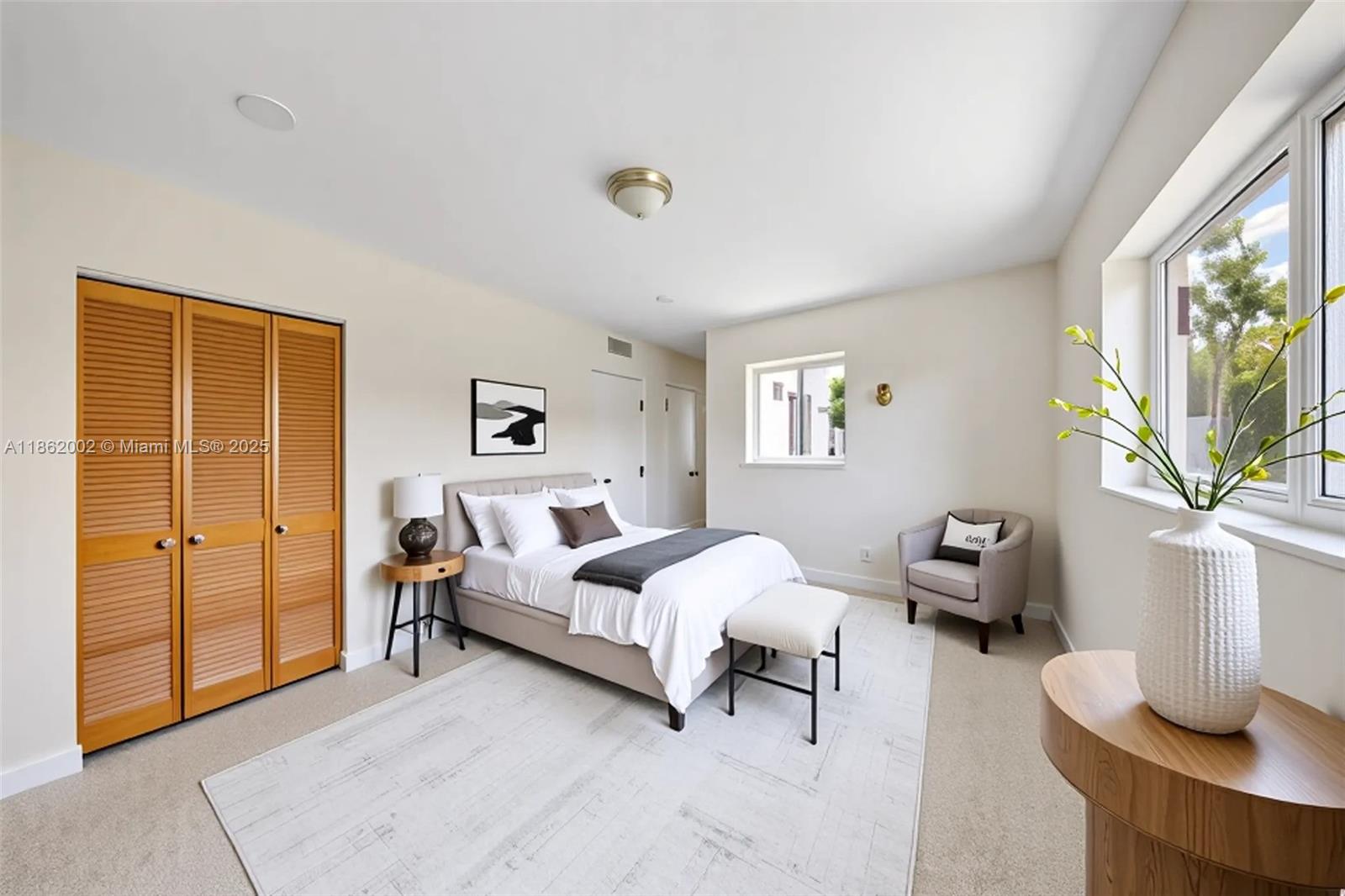 1096 Raven Ave