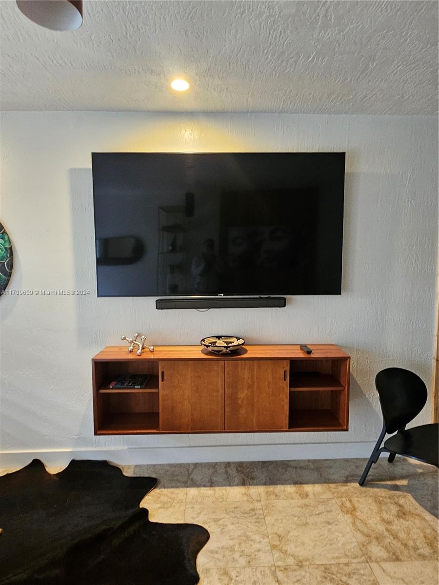 VILLA SUN RAY CONDO - Residential