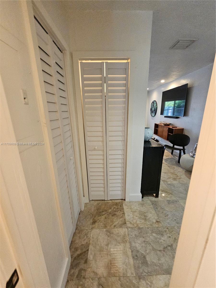 VILLA SUN RAY CONDO - Residential