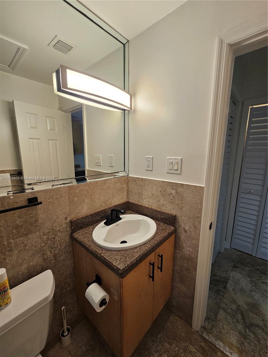 VILLA SUN RAY CONDO - Residential