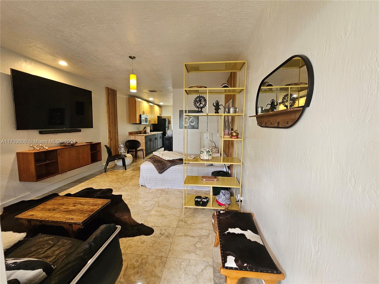 VILLA SUN RAY CONDO - Residential