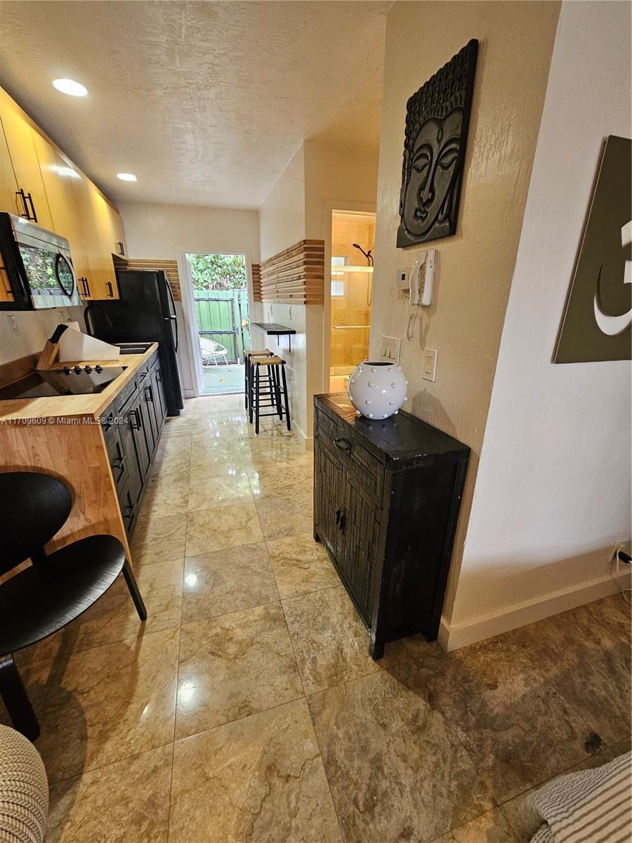 VILLA SUN RAY CONDO - Residential