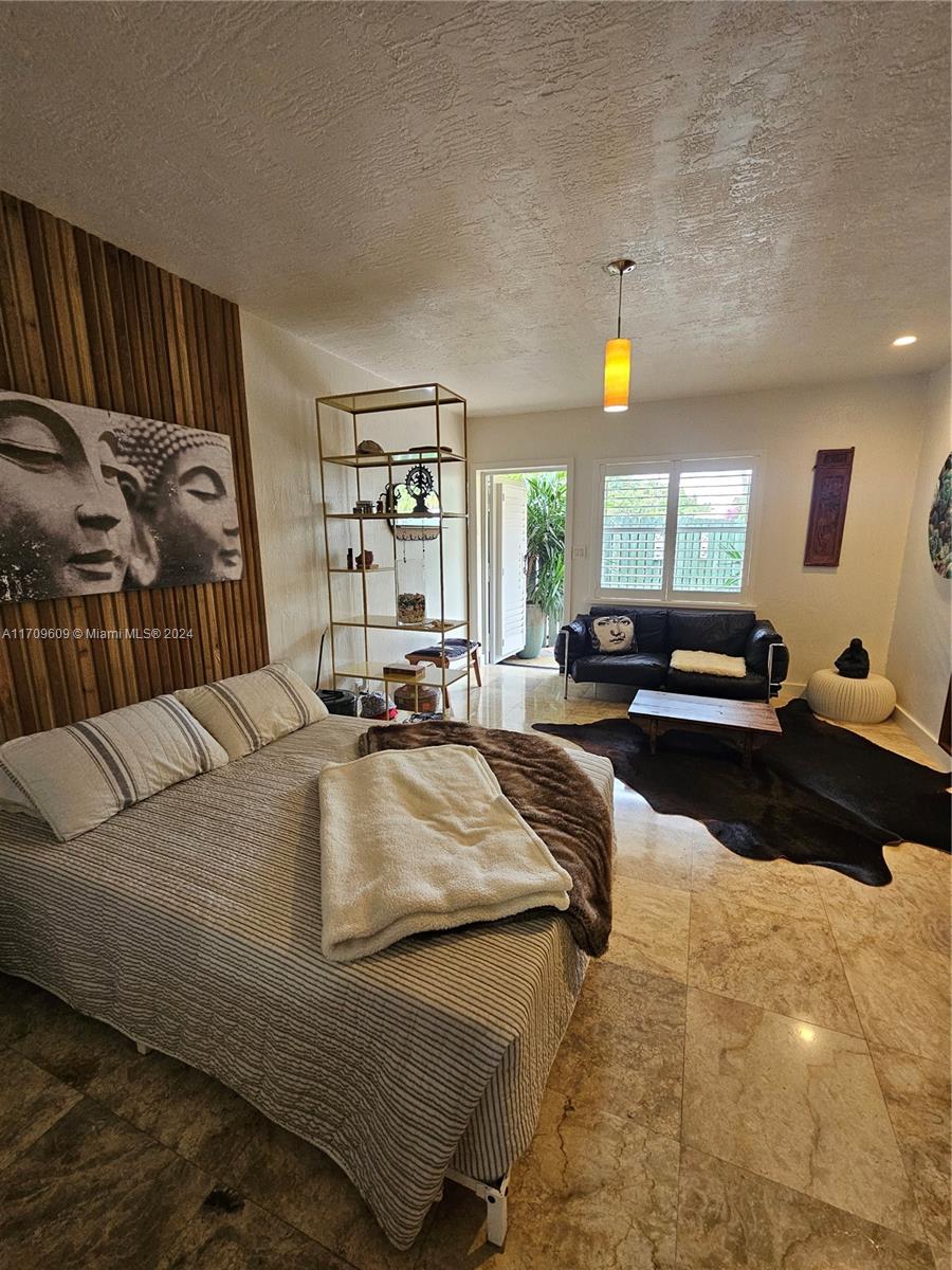 VILLA SUN RAY CONDO - Residential