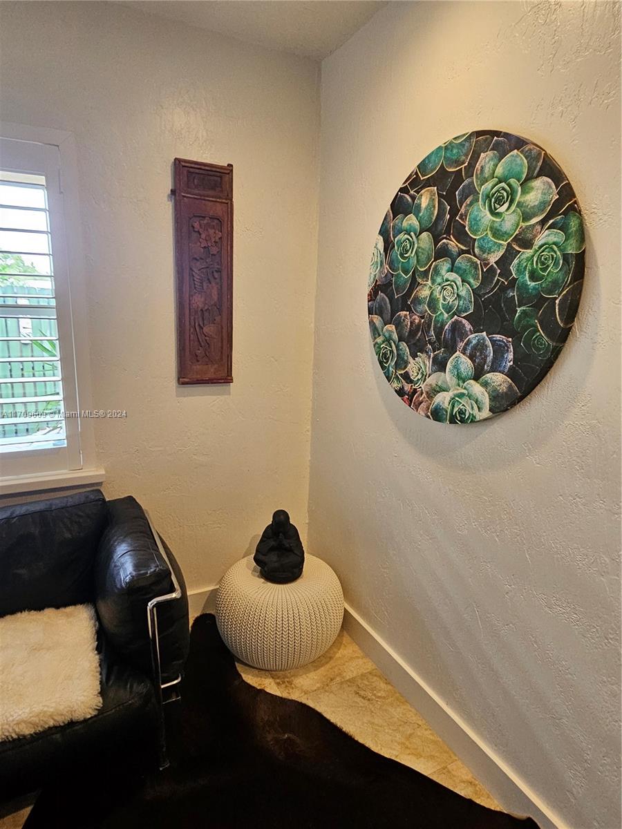 VILLA SUN RAY CONDO - Residential