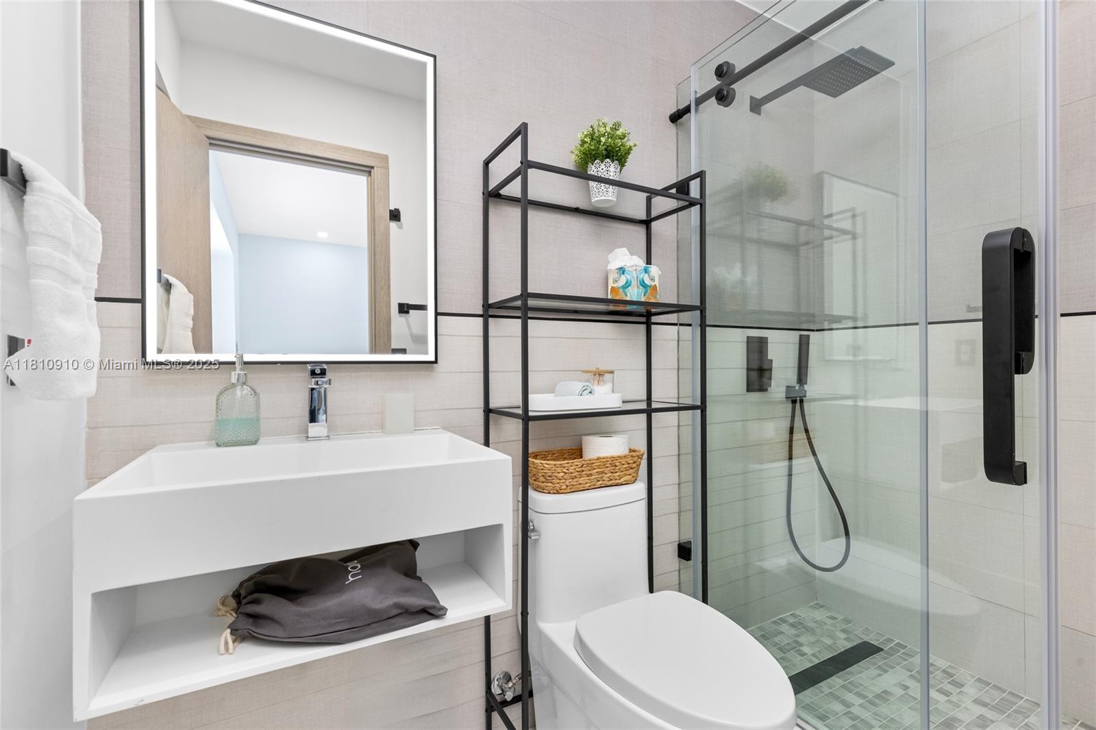 LANDINGS FIRST SEC - Residential Lease