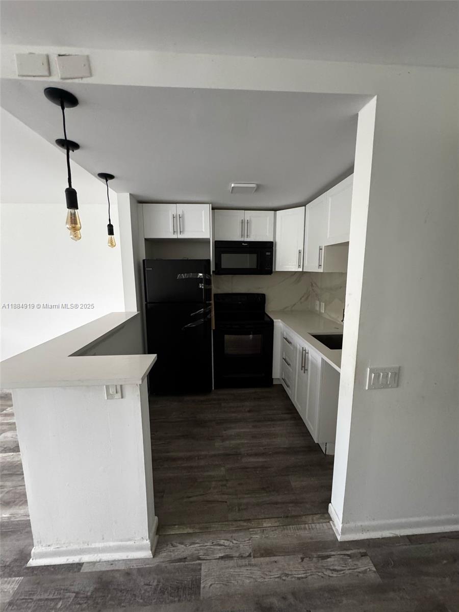 SUFFOLK AT CENTURY VILLAG - Residential Lease