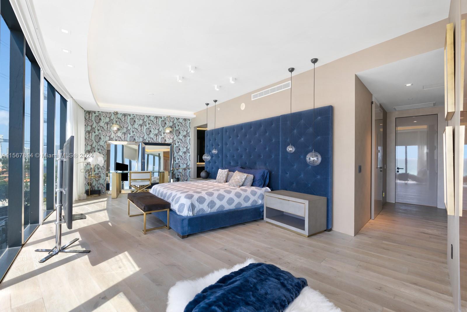 18555 COLLINS AVENUE COND - Residential