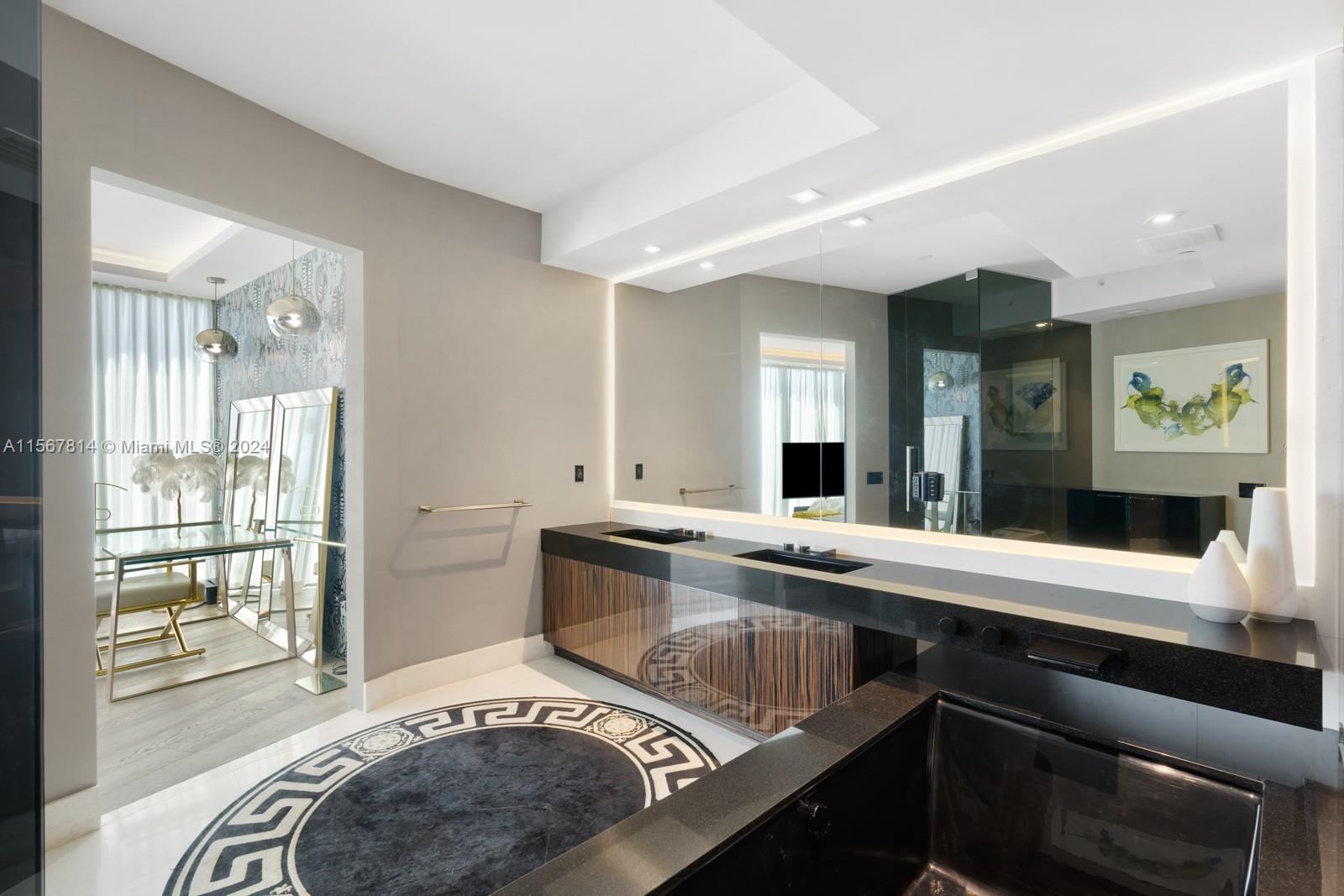 18555 COLLINS AVENUE COND - Residential