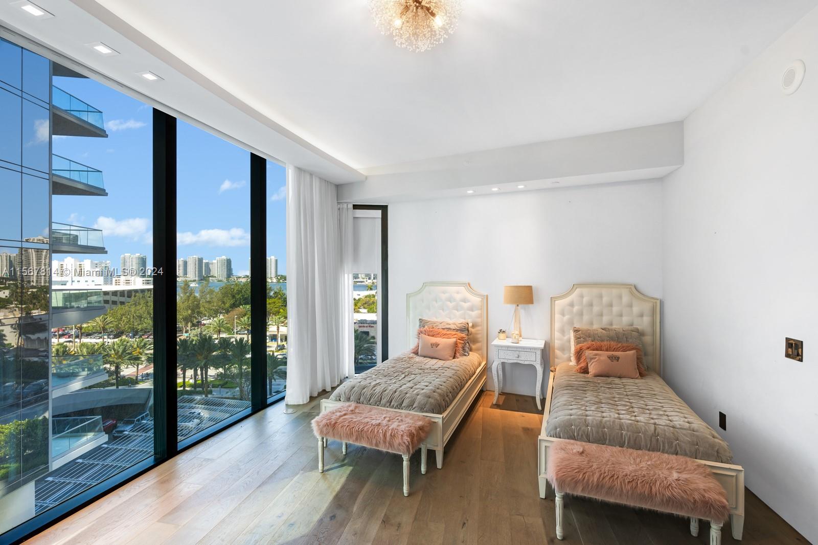 18555 COLLINS AVENUE COND - Residential