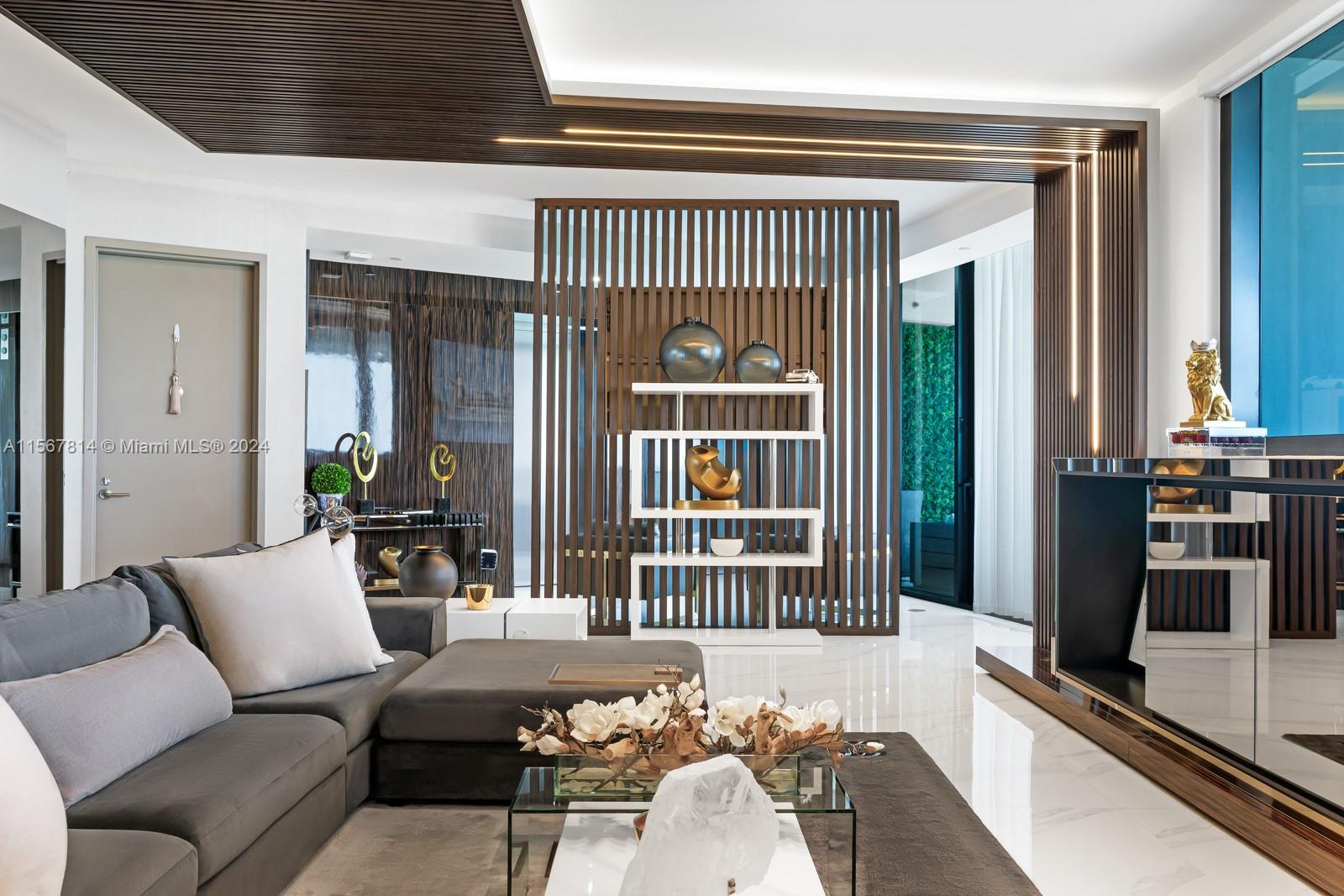 18555 COLLINS AVENUE COND - Residential