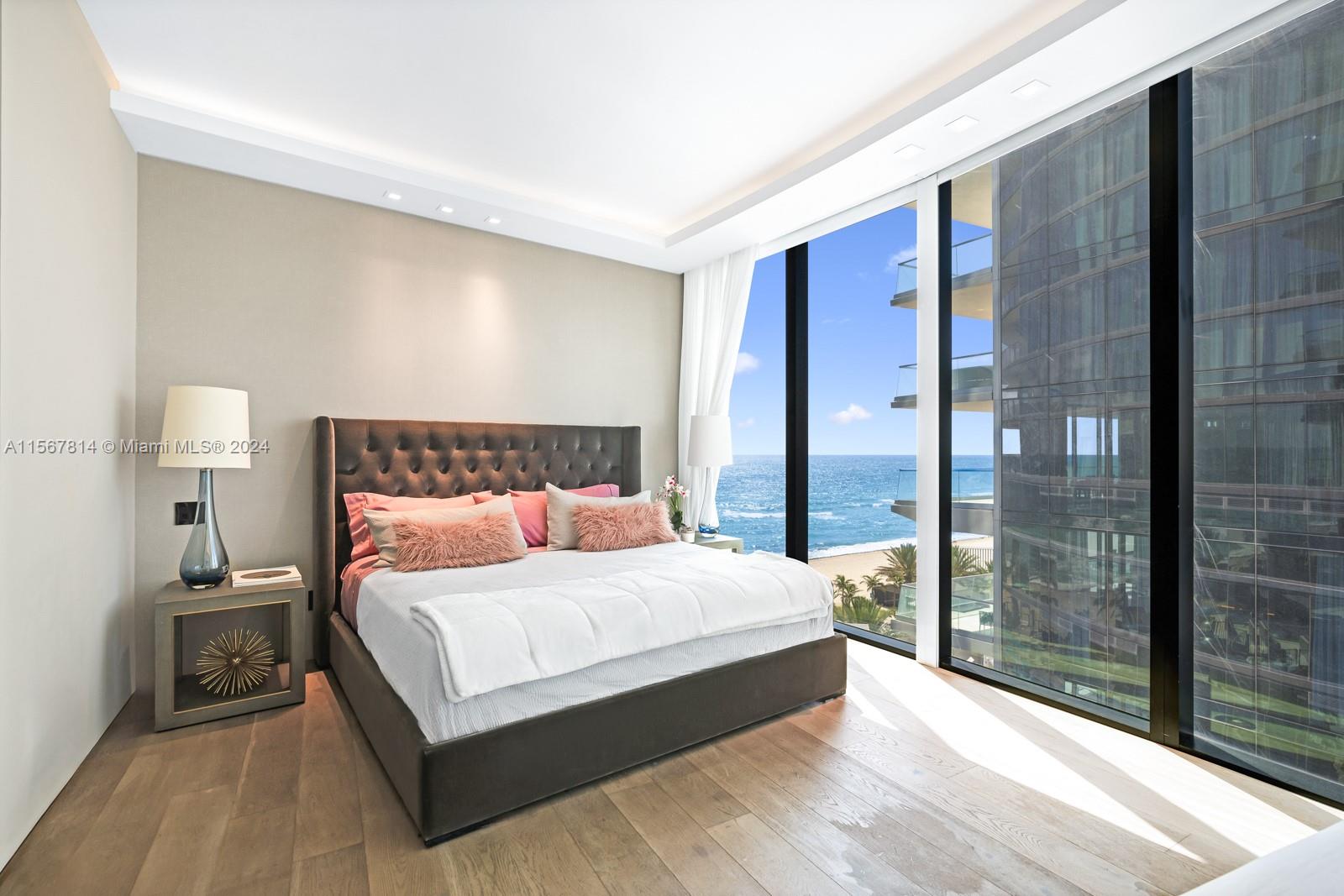 18555 COLLINS AVENUE COND - Residential