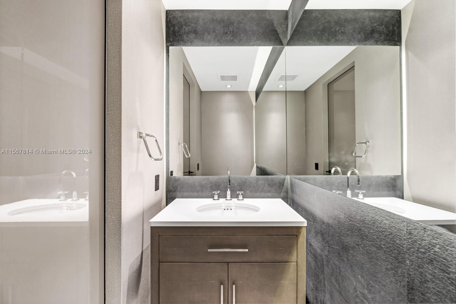 18555 COLLINS AVENUE COND - Residential