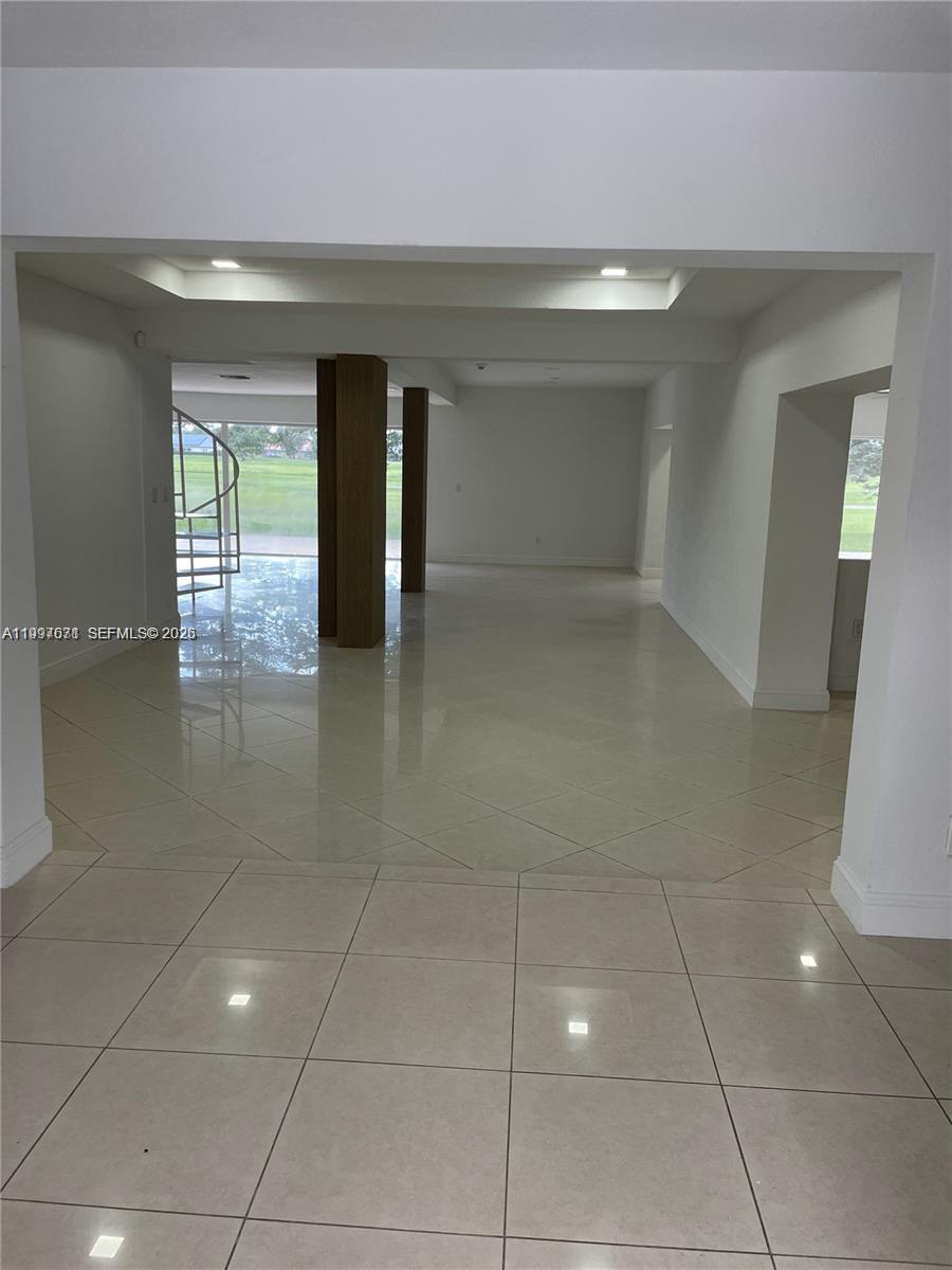 COUNTRY CLUB OF MIAMI EST - Residential