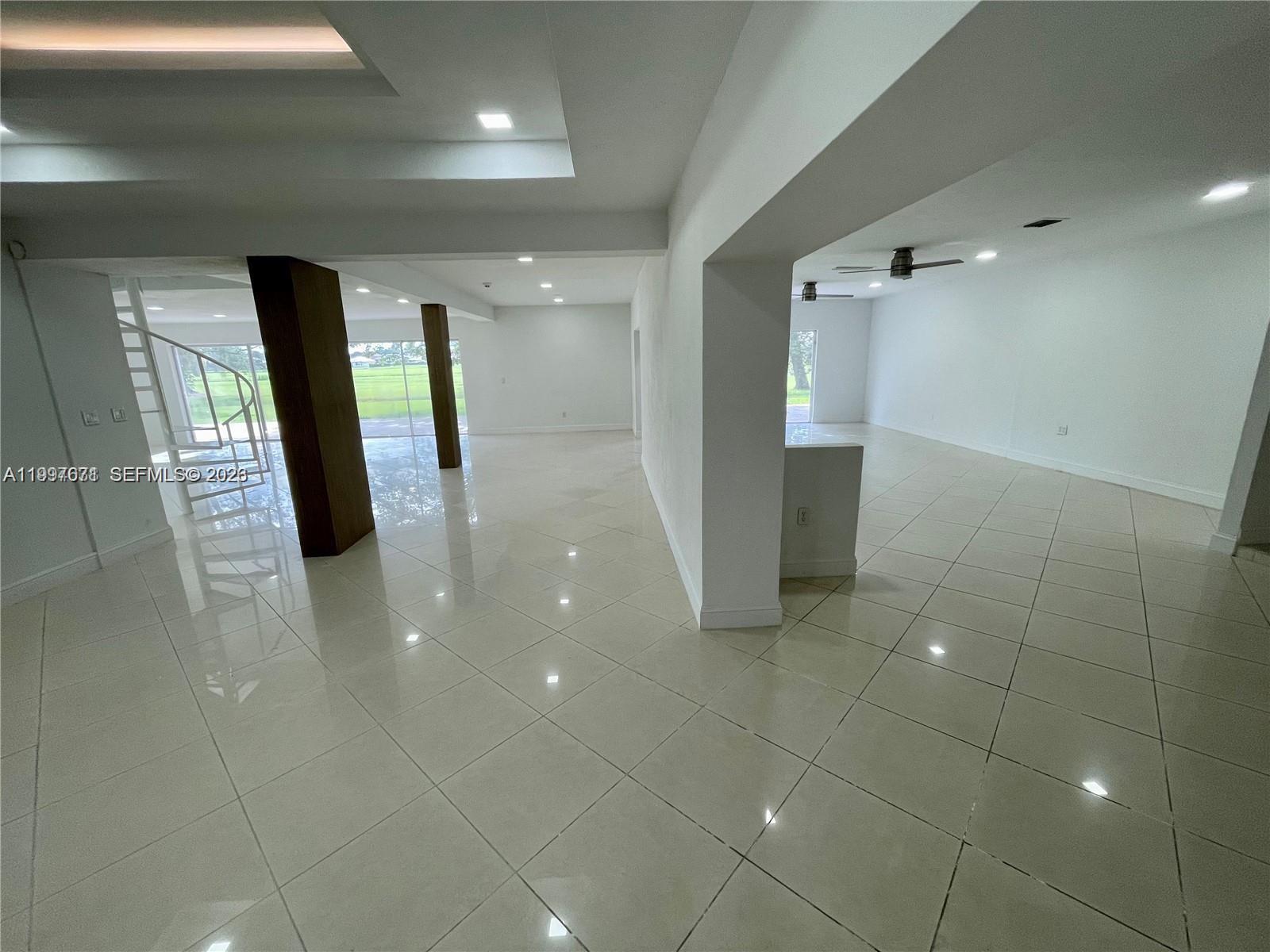 COUNTRY CLUB OF MIAMI EST - Residential