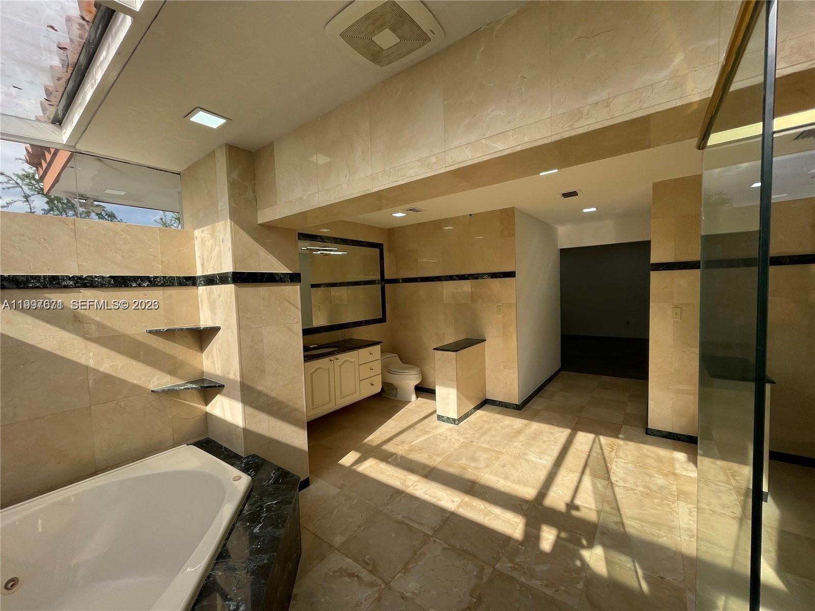 COUNTRY CLUB OF MIAMI EST - Residential