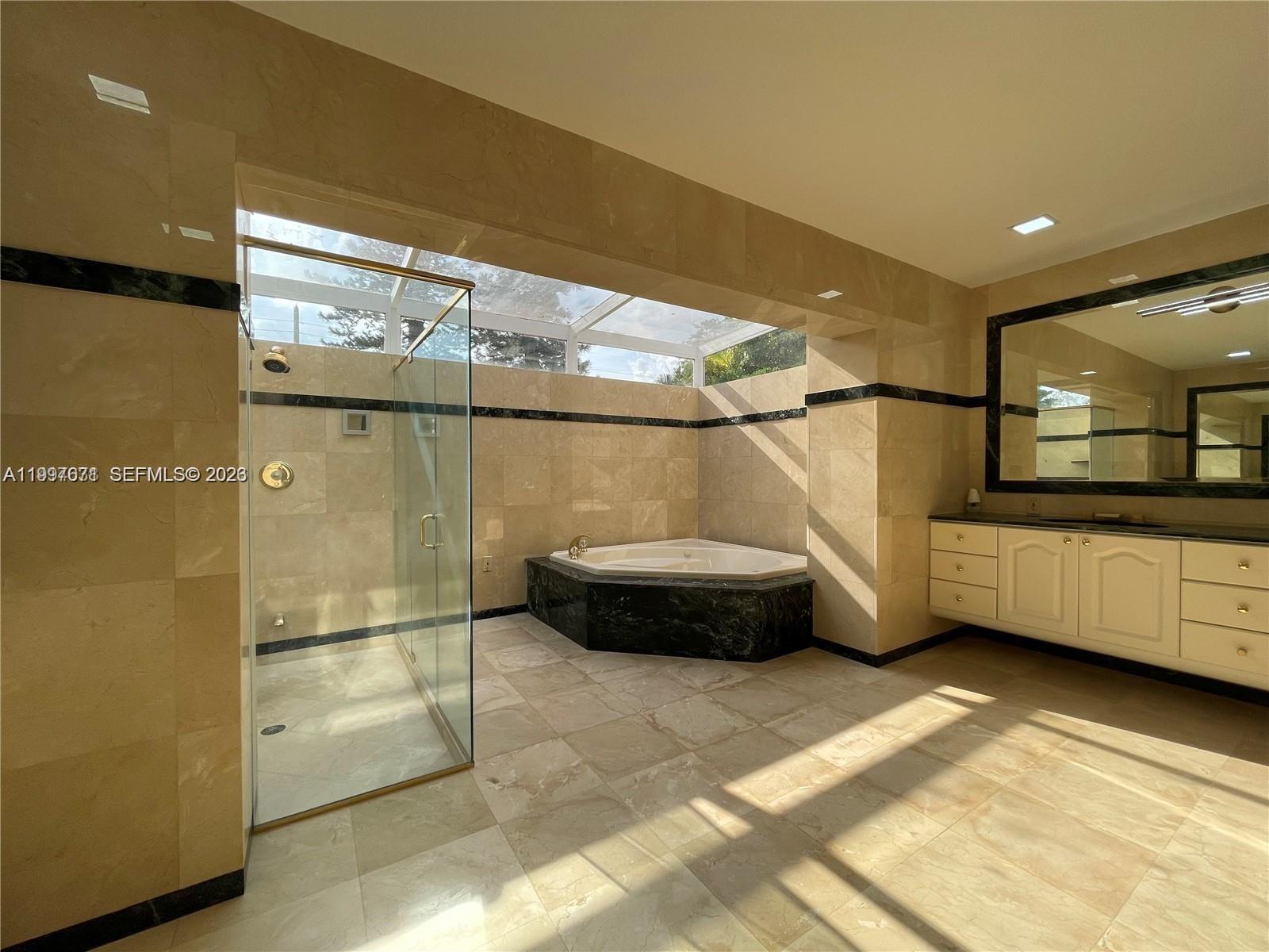 COUNTRY CLUB OF MIAMI EST - Residential