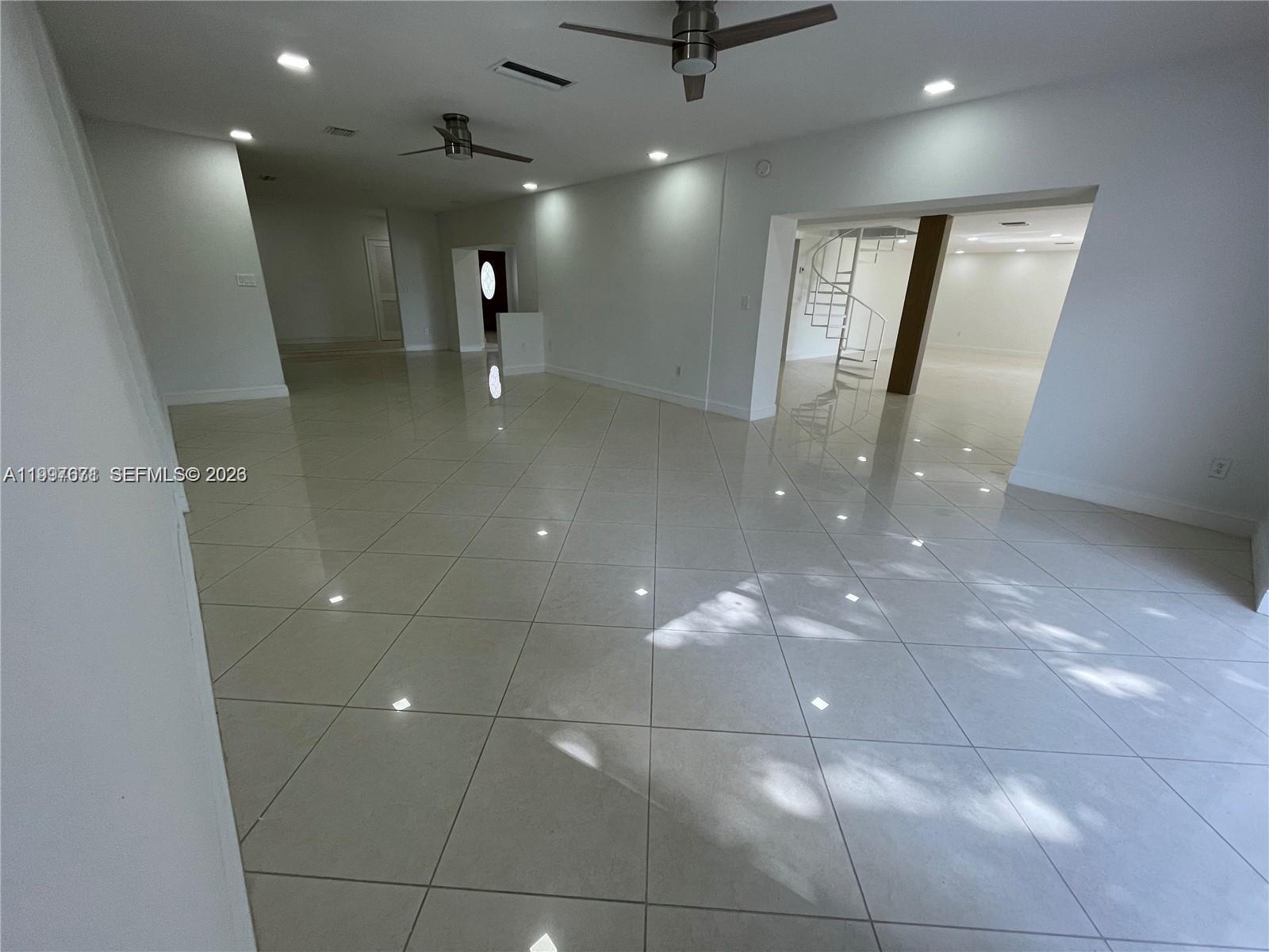 COUNTRY CLUB OF MIAMI EST - Residential