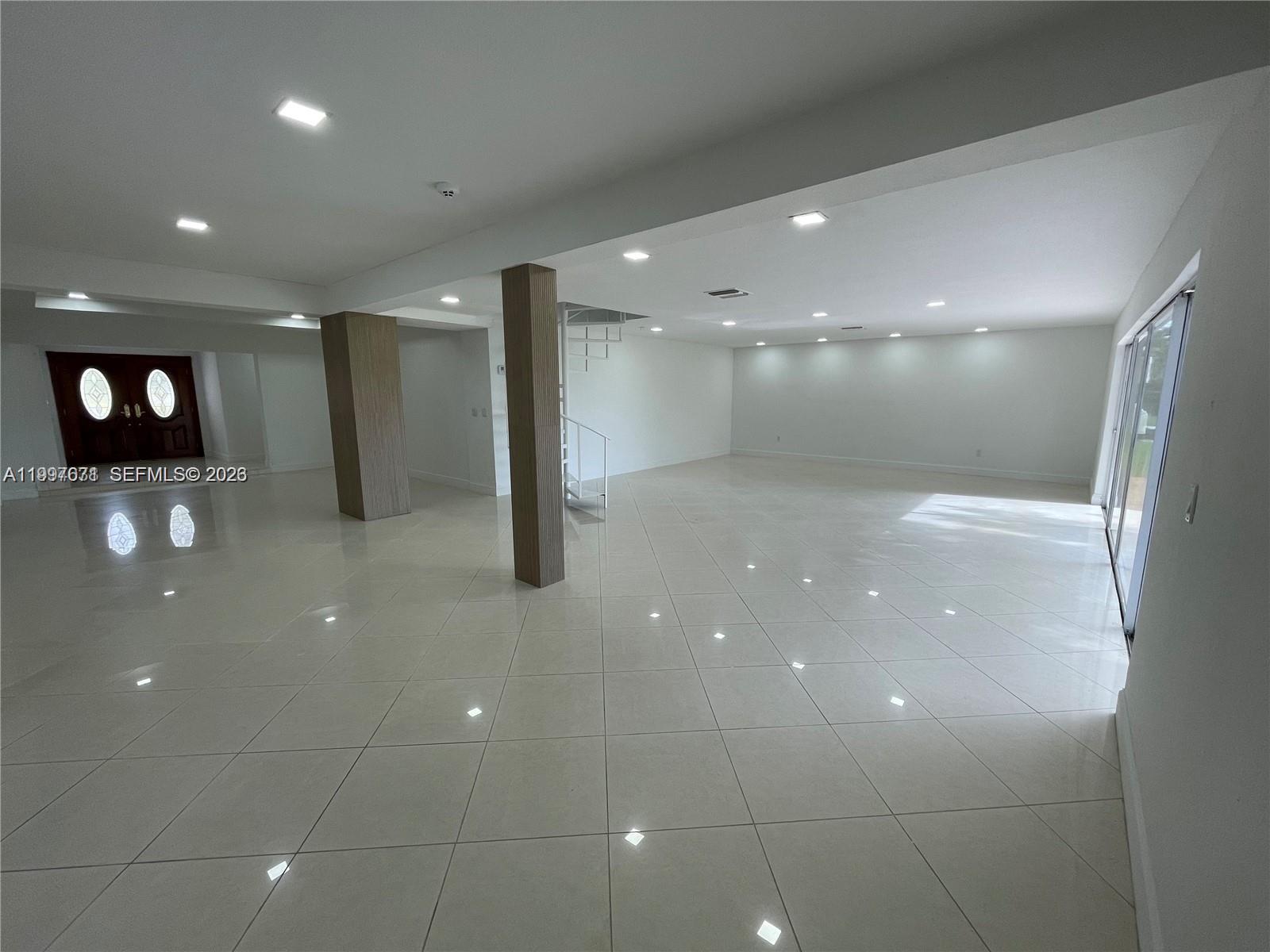 COUNTRY CLUB OF MIAMI EST - Residential