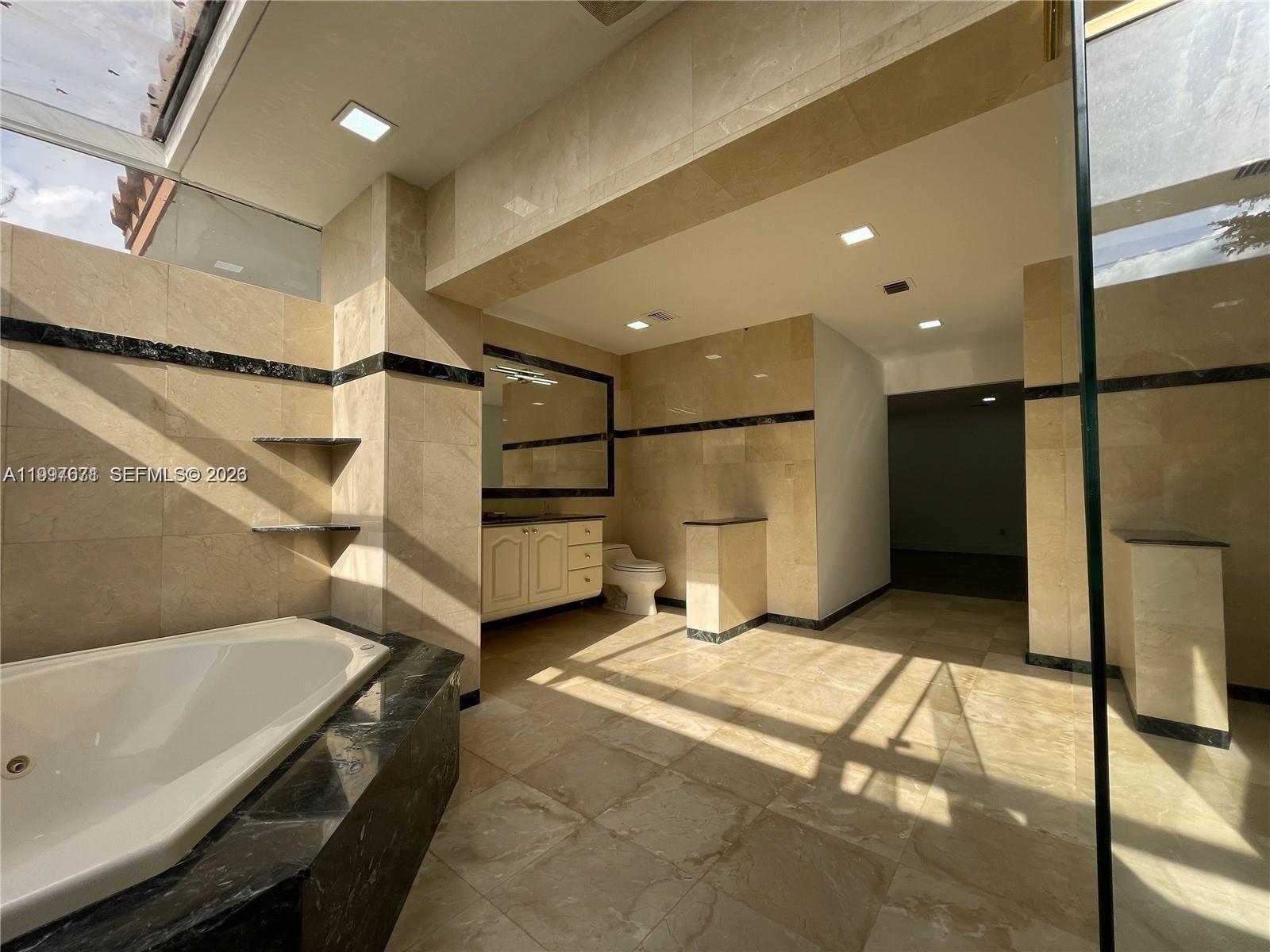 COUNTRY CLUB OF MIAMI EST - Residential