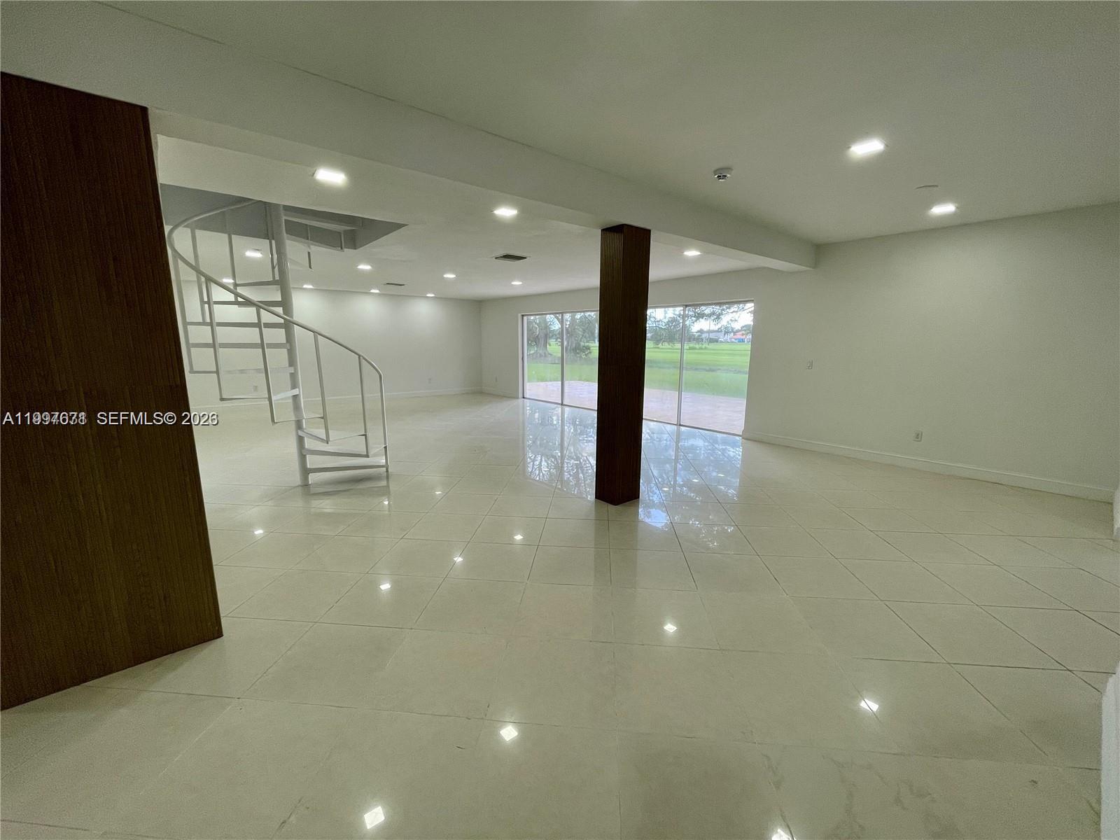 COUNTRY CLUB OF MIAMI EST - Residential