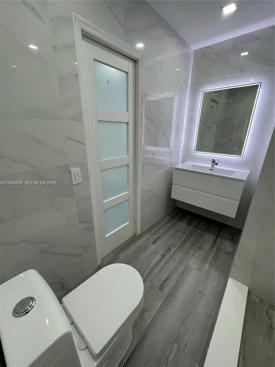 COUNTRY CLUB OF MIAMI EST - Residential