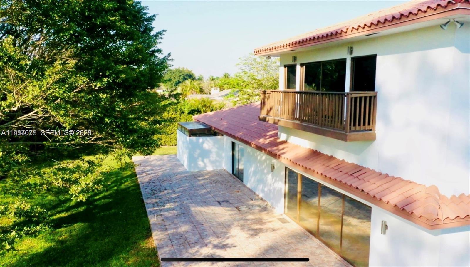 COUNTRY CLUB OF MIAMI EST - Residential