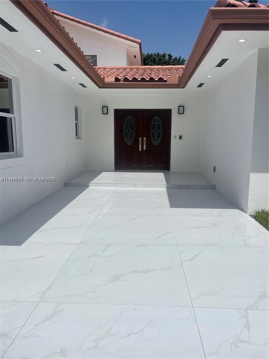 COUNTRY CLUB OF MIAMI EST - Residential