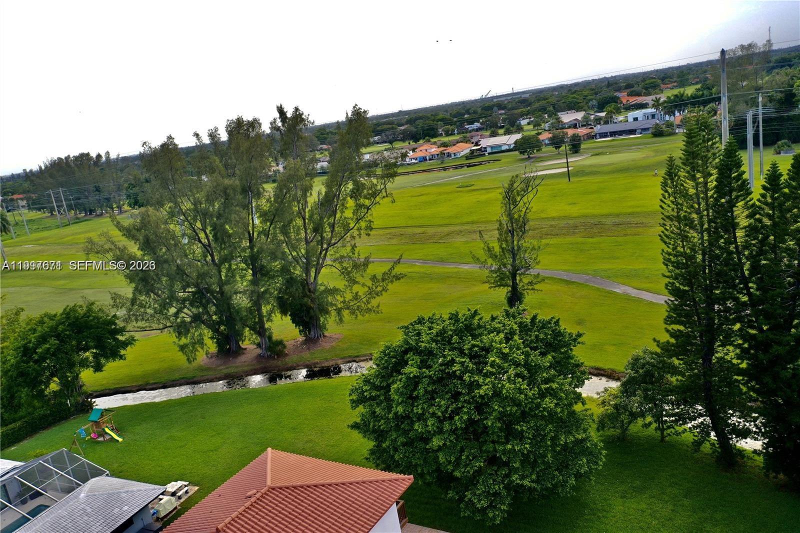 COUNTRY CLUB OF MIAMI EST - Residential