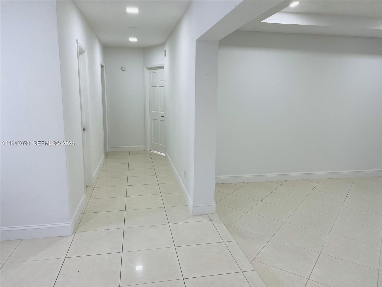 COUNTRY CLUB OF MIAMI EST - Residential