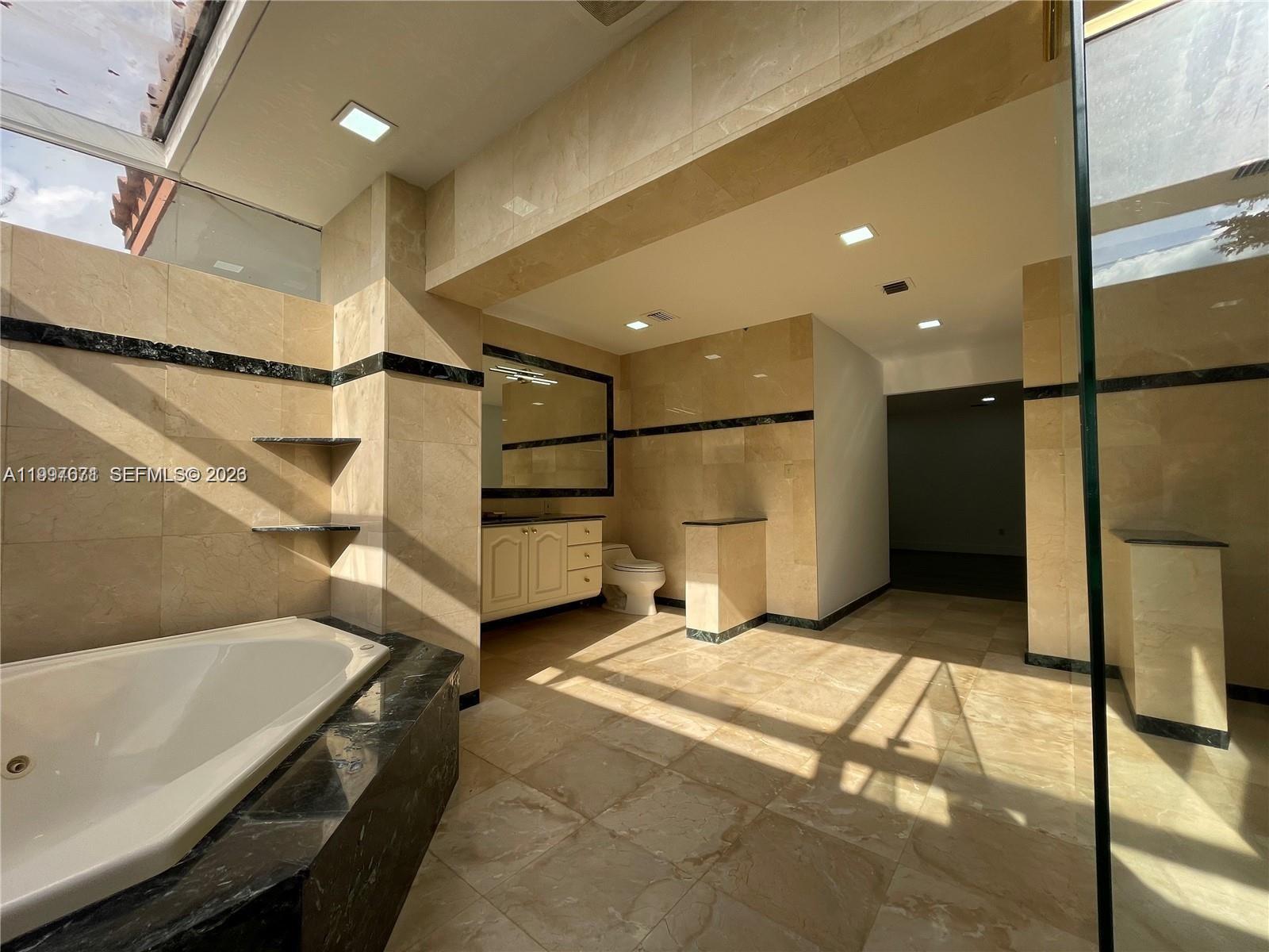 COUNTRY CLUB OF MIAMI EST - Residential