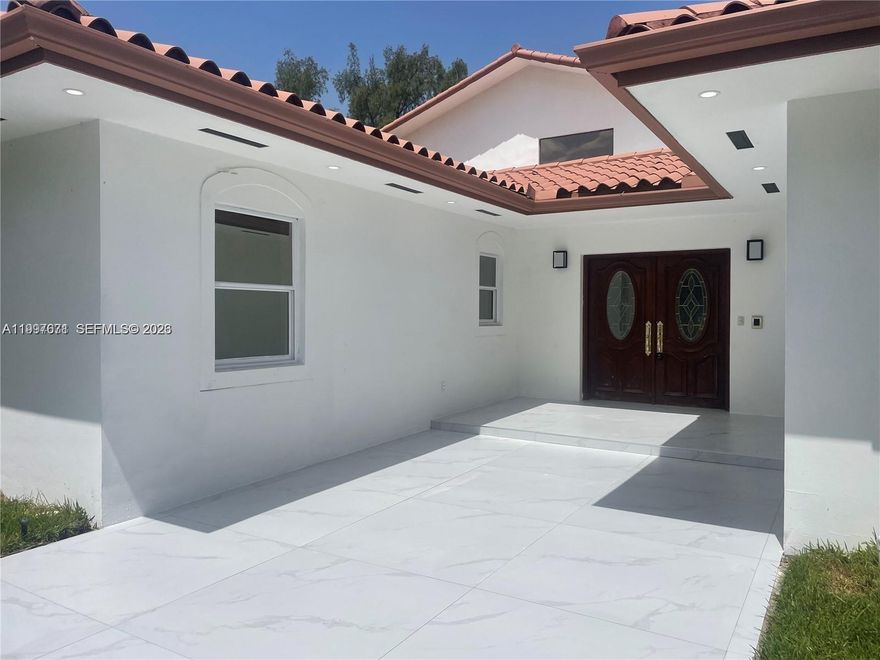 Unapproved- Short Sale. Property with strong potential, offering a functional layout and spacious living areas. The sale is subject to lender approval. Property is being sold as-is. Excellent opportunity for buyers or investors seeking value in today market.