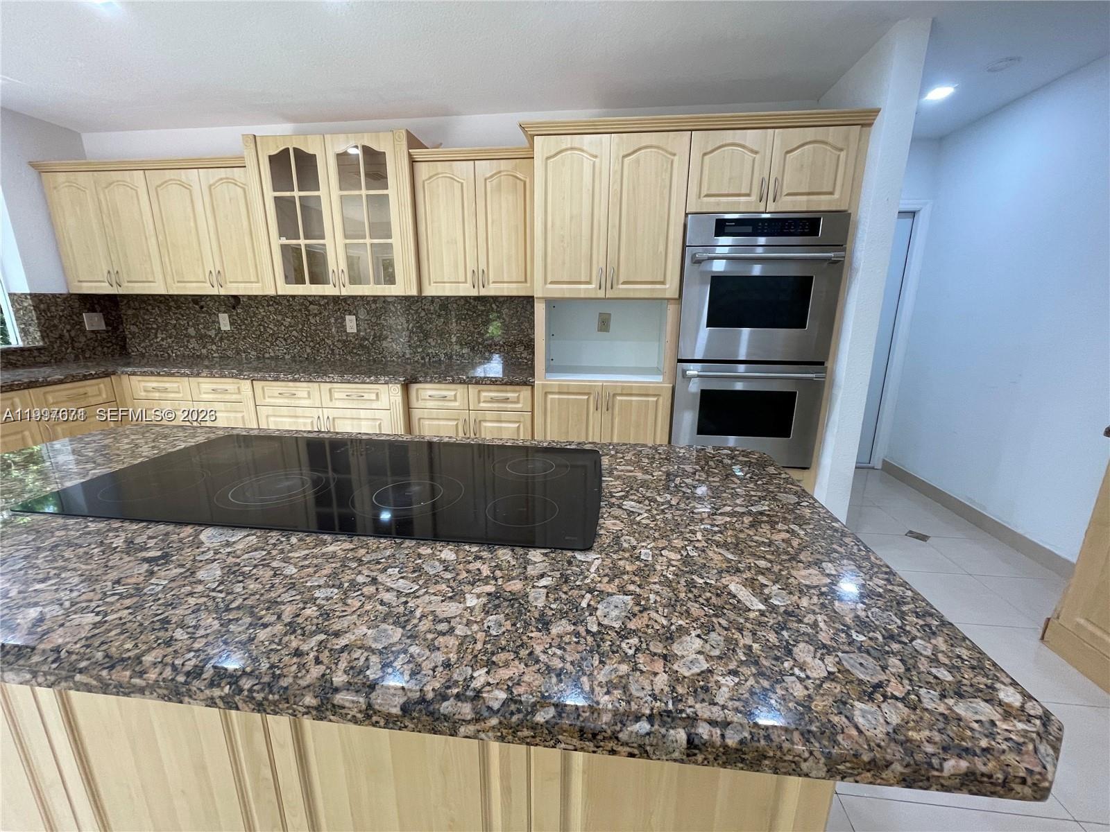 COUNTRY CLUB OF MIAMI EST - Residential