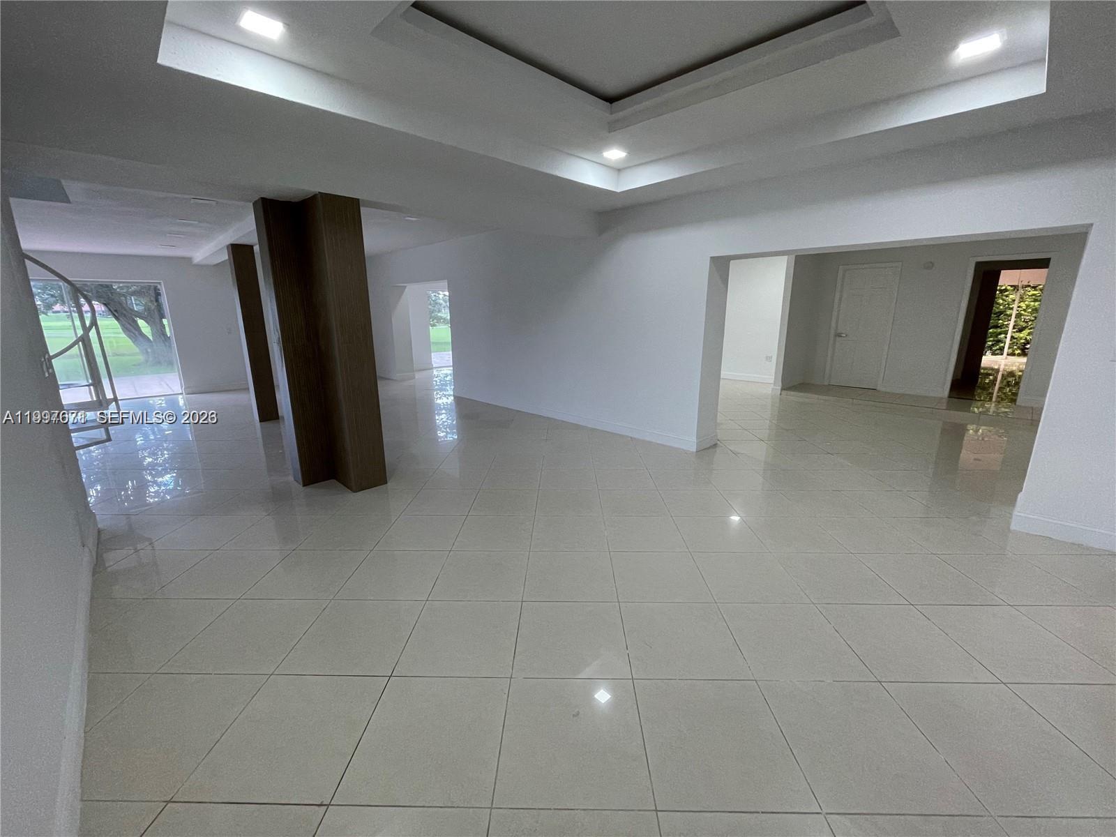 COUNTRY CLUB OF MIAMI EST - Residential