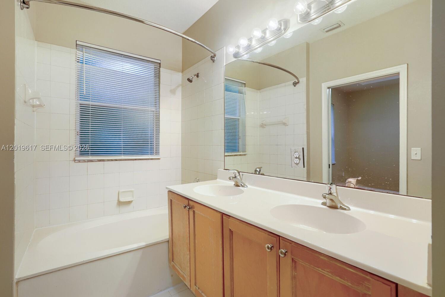 VICTORIA WOODS 3B - Residential