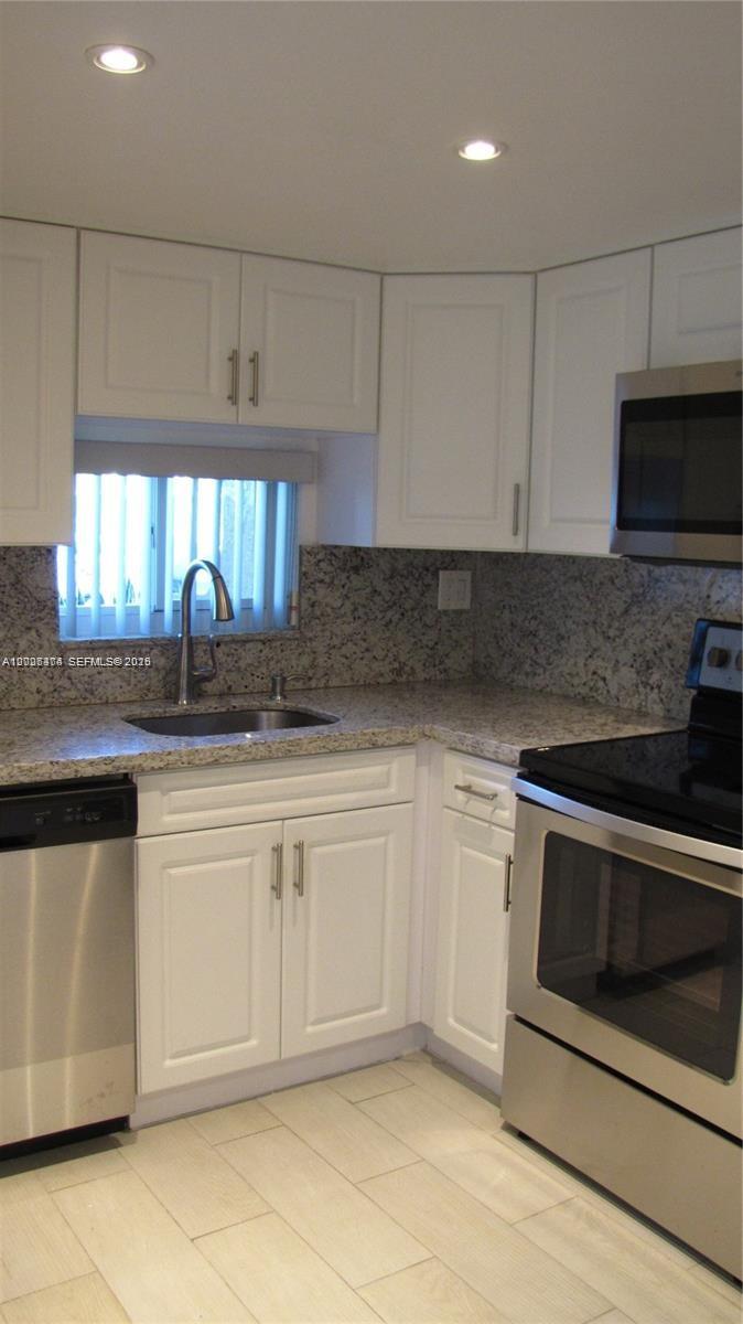 HOLLYBROOK GOLF - Residential