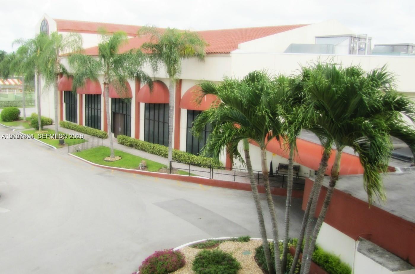 HOLLYBROOK GOLF - Residential