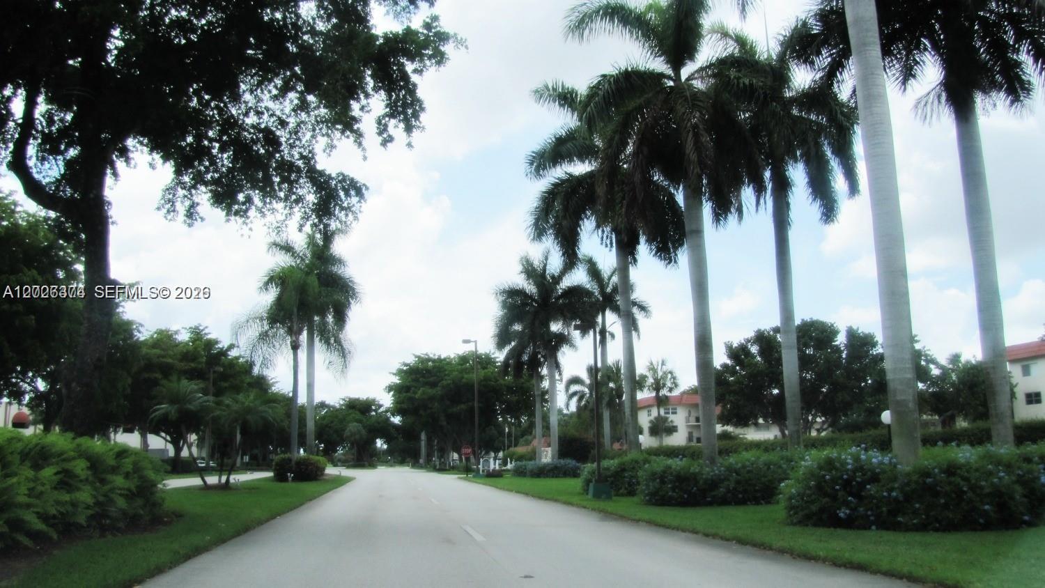HOLLYBROOK GOLF - Residential