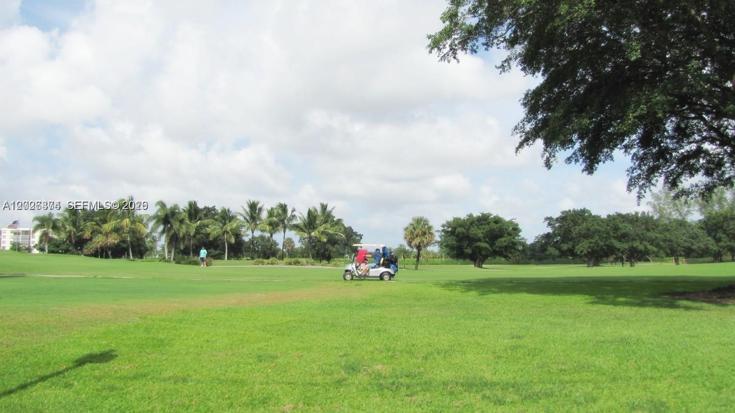 HOLLYBROOK GOLF - Residential
