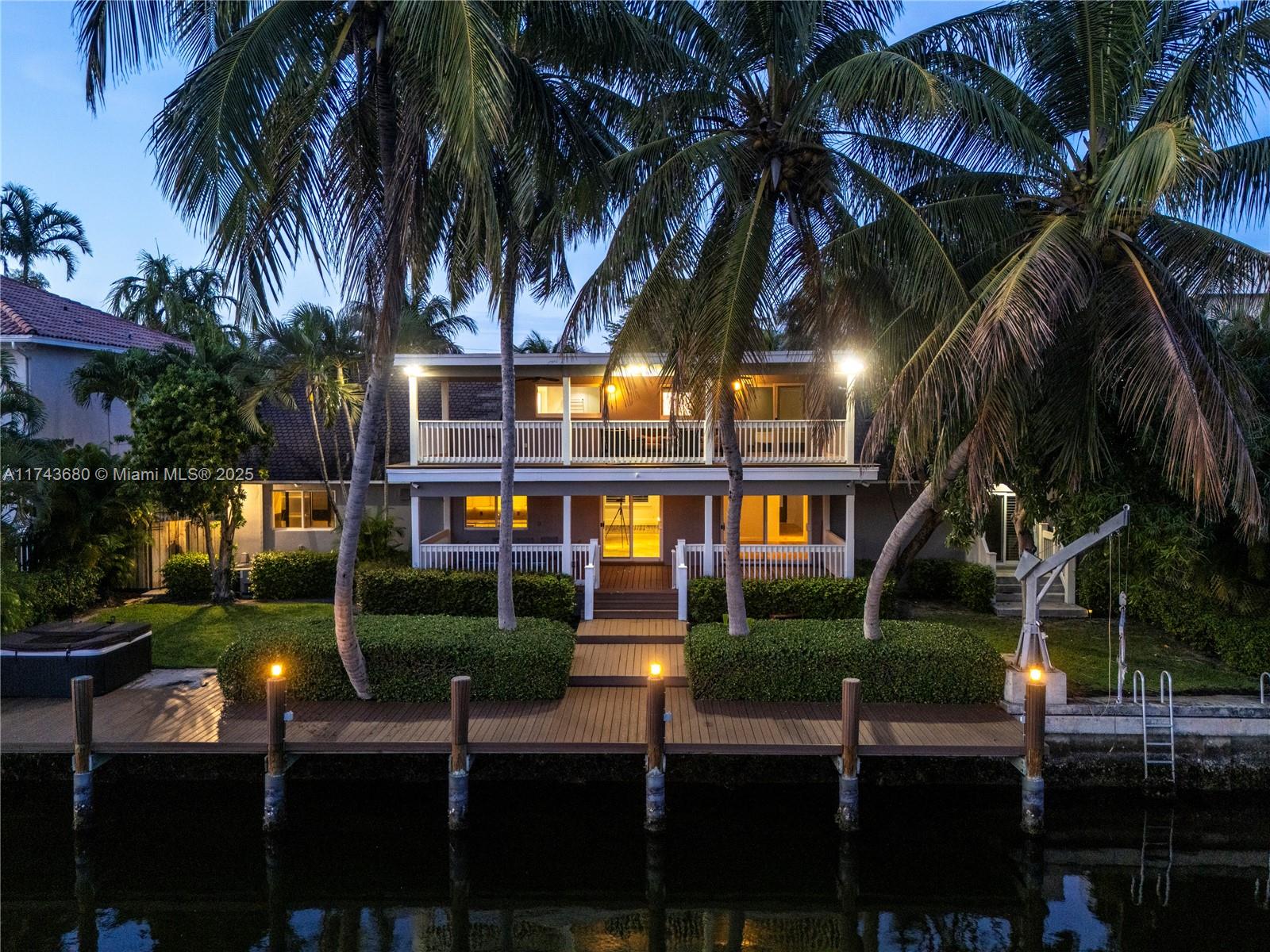 HOLLYWOOD GOLF ESTATES - Residential