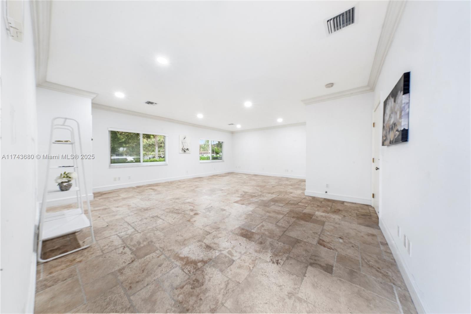 HOLLYWOOD GOLF ESTATES - Residential