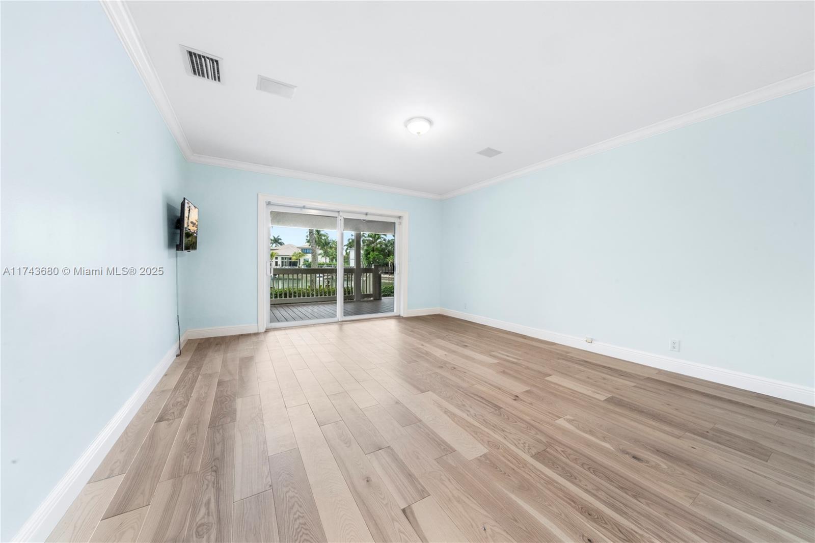 HOLLYWOOD GOLF ESTATES - Residential