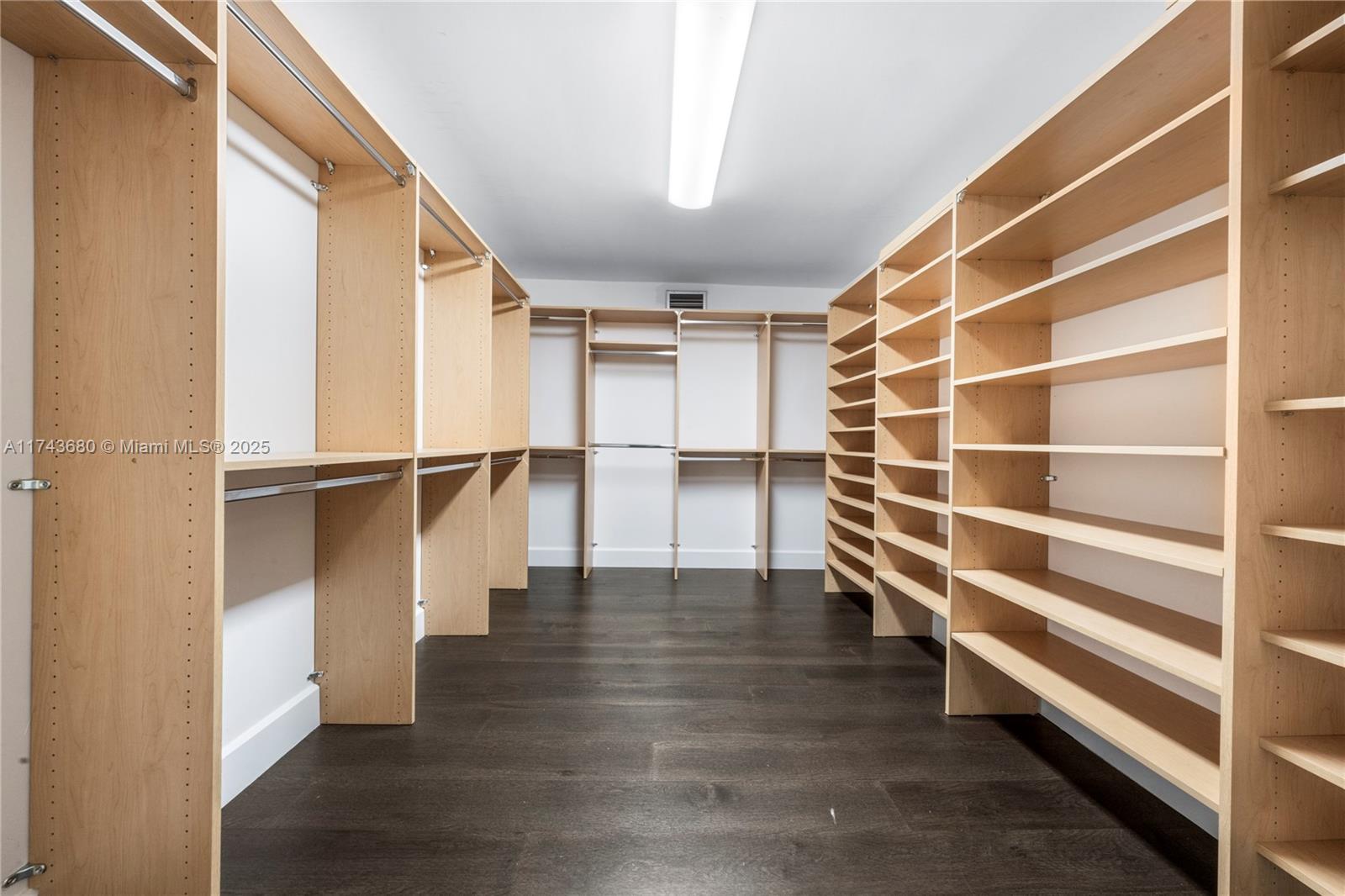 HOLLYWOOD GOLF ESTATES - Residential