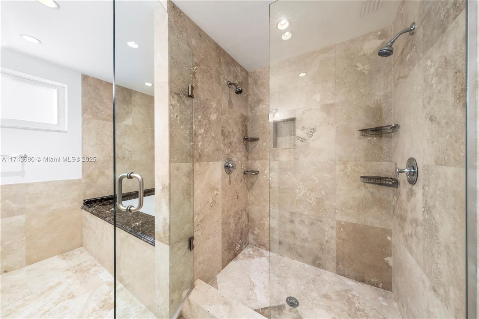 HOLLYWOOD GOLF ESTATES - Residential