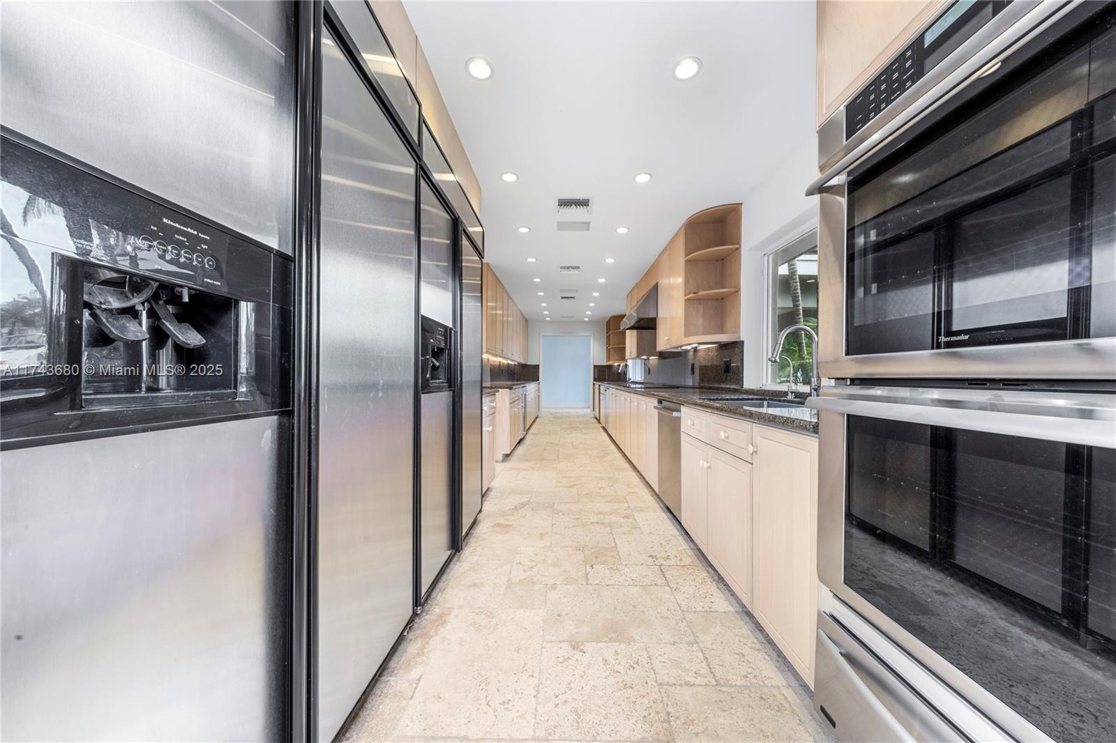 HOLLYWOOD GOLF ESTATES - Residential