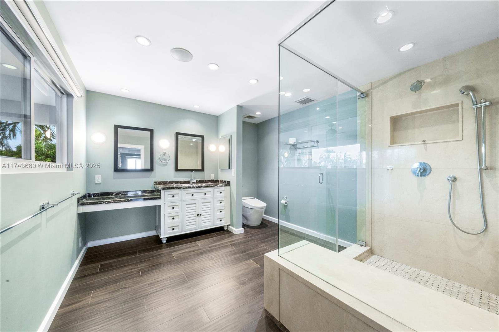 HOLLYWOOD GOLF ESTATES - Residential