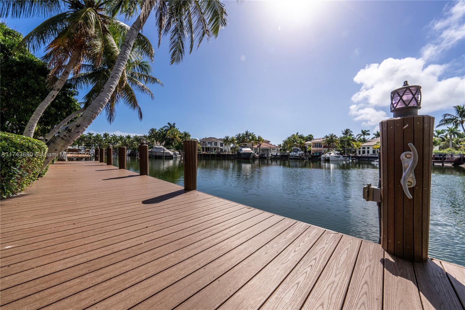 HOLLYWOOD GOLF ESTATES - Residential