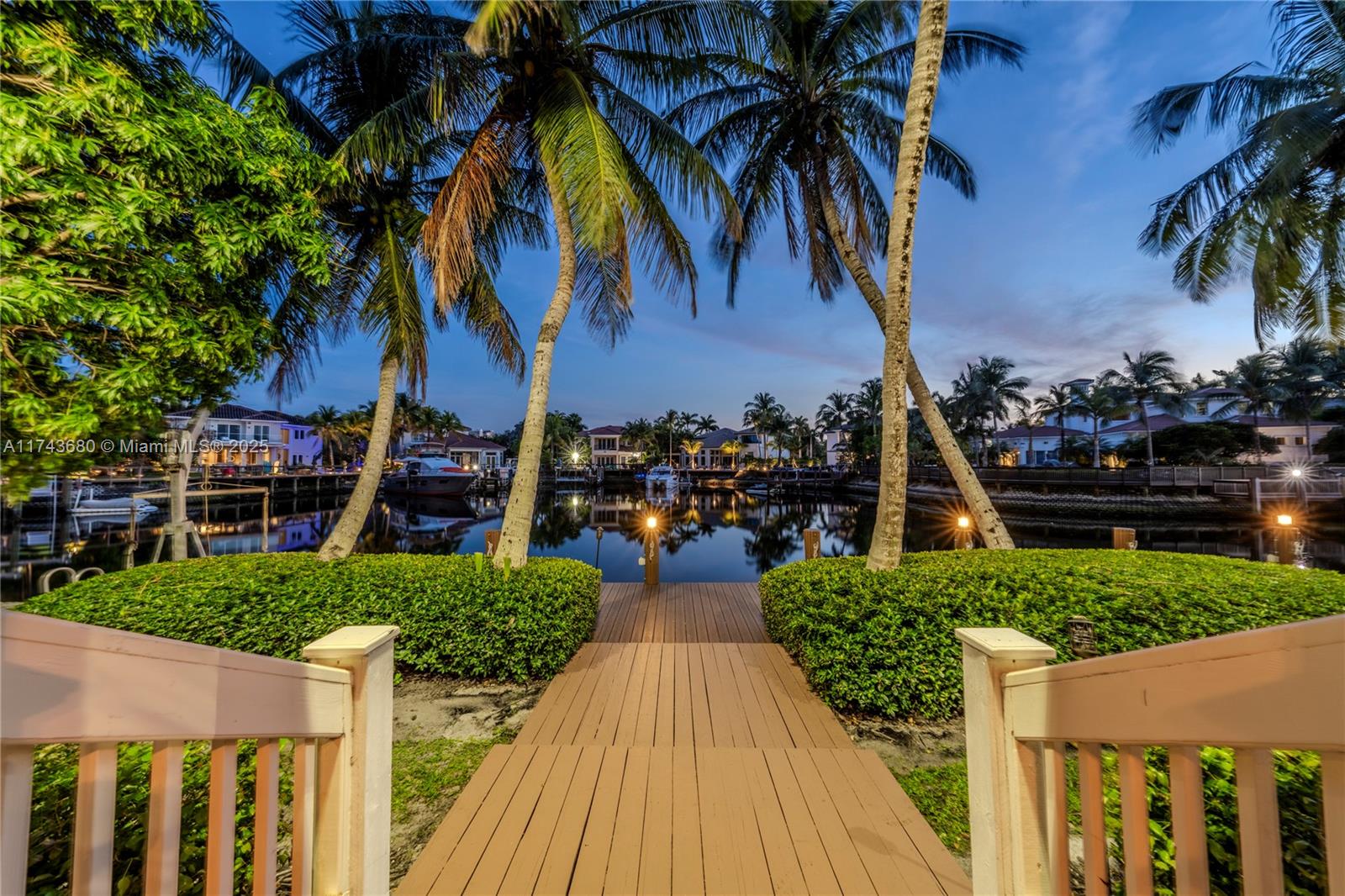 HOLLYWOOD GOLF ESTATES - Residential