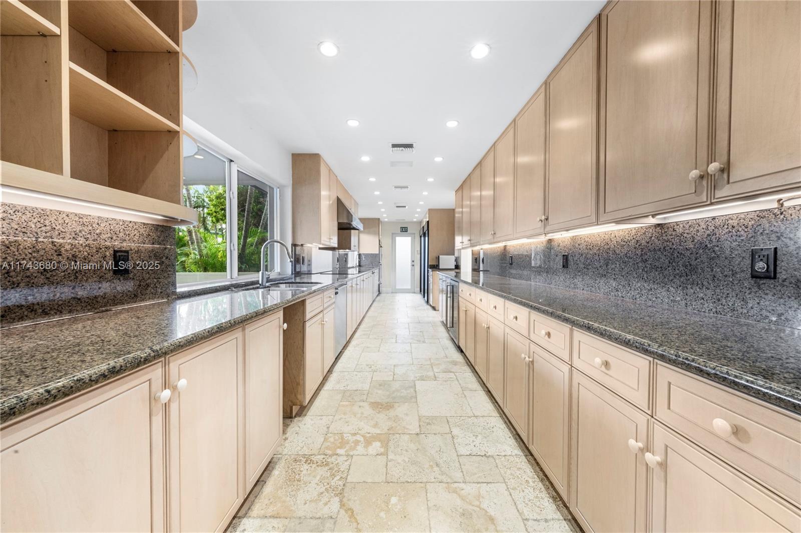 HOLLYWOOD GOLF ESTATES - Residential